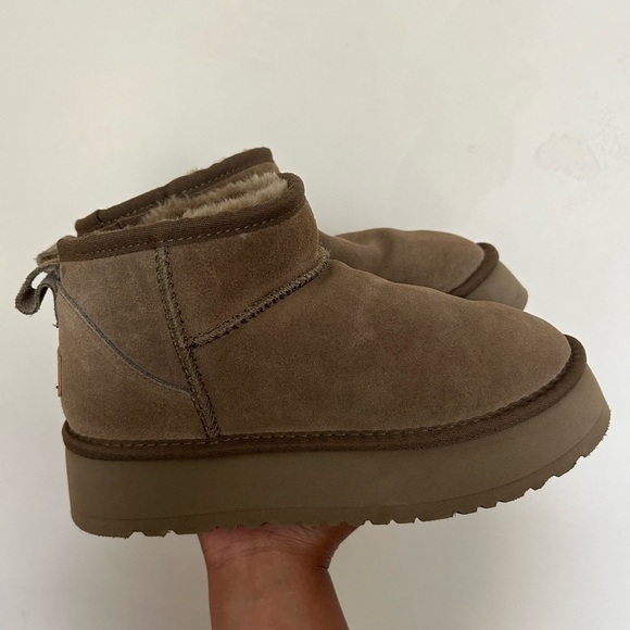 UGG treadlite  platform Classic Ultra Mini Boots - Picture 1 of 8